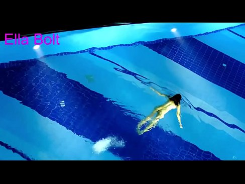 ❤️ 나는 보는 것을 멈출 수 없다, 젊은 금발이 ELLA BOLT 리조트 수영장에서 누드로 수영하다 적발 젠장 비디오 우리 ko.com-milf-300.ru ❤