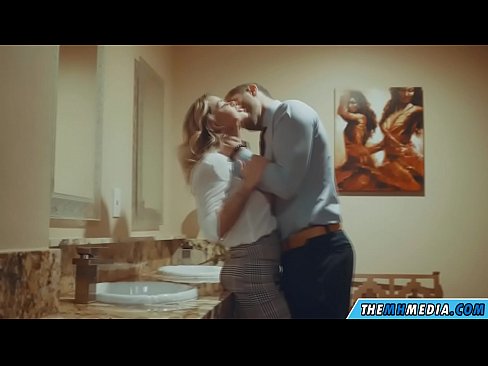 ❤️ 공공 화장실에서 가슴이 큰 금발이 당신을 유혹 할 때 젠장 비디오 우리 ko.com-milf-300.ru ❤
